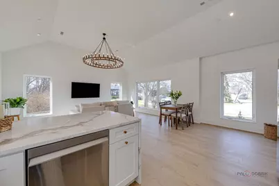 19 Marina Drive, Des Plaines, IL 60016 - Photo 11