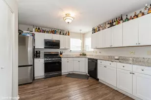 1811 Prairie Ridge Dr, Plainfield, IL 60586 - Photo 9