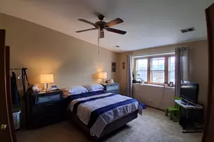 2904 Heatherwood Dr, Schaumburg, IL 60194 - Photo 7
