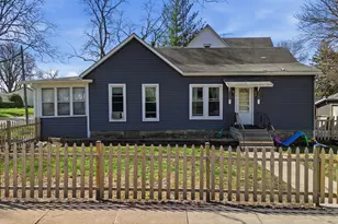 403 S 8th St, Dekalb, IL 60115 - Photo 5