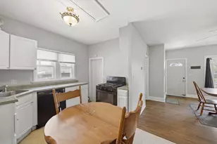 403 S 8th St, Dekalb, IL 60115 - Photo 9