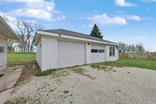 21 E Linn St, Piper City, IL 60959 - Photo 21
