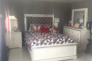 1852 Center Dr, Carpentersville, IL 60110 - Photo 11