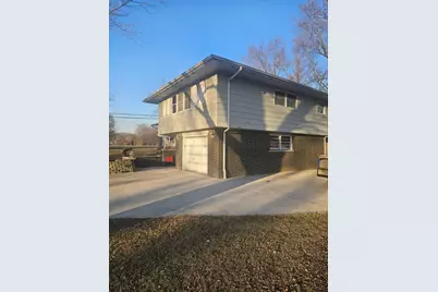 1852 Center Drive, Carpentersville, IL 60110 - Photo 3