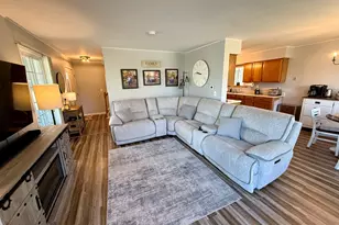 100 Village Creek Dr, Lake in the Hills, IL 60156 - Photo 9