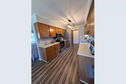 100 Village Creek Drive, Lake in the Hills, IL 60156 - Photo 5