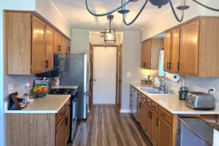 100 Village Creek Dr, Lake in the Hills, IL 60156 - Photo 3