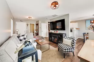 2631 Carlisle Ln, Hampshire, IL 60140 - Photo 5