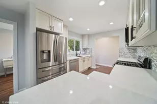 1149 Gail Ln, Sleepy Hollow, IL 60118 - Photo 5