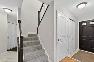 125 Ione Dr, South Elgin, IL 60177 - Photo 13