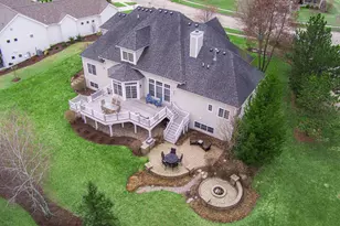 910 Freedom Cir, Sycamore, IL 60178 - Photo 7