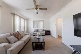 8129 S Cornell Ave, Chicago, IL 60617 - Photo 5