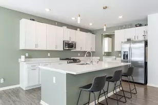 387 S Pointe Ave, South Elgin, IL 60177 - Photo 5