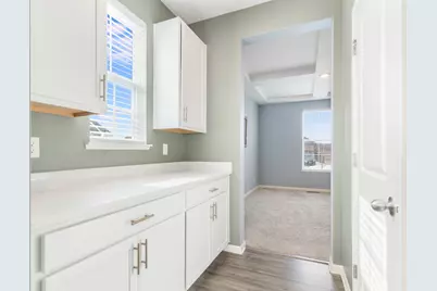 387 South Pointe Avenue, South Elgin, IL 60177 - Photo 7