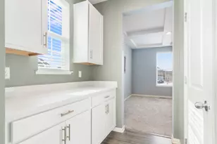 387 S Pointe Ave, South Elgin, IL 60177 - Photo 7