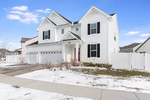 387 S Pointe Ave, South Elgin, IL 60177 - Photo 3