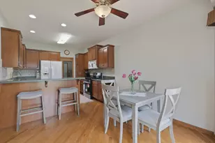 1007 Peregrine Way, Hampshire, IL 60140 - Photo 13