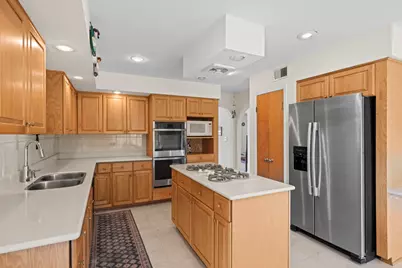 9405 Natchez Avenue, Morton Grove, IL 60053 - Photo 17