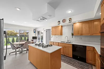 9405 Natchez Avenue, Morton Grove, IL 60053 - Photo 15