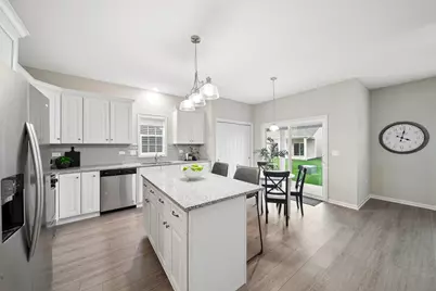 807 Alexandra Lane, Yorkville, IL 60560 - Photo 5