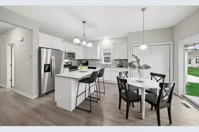 807 Alexandra Lane, Yorkville, IL 60560 - Photo 3