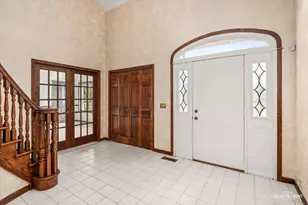 10 Century Ct, Oswego, IL 60543 - Photo 9