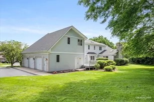 10 Century Ct, Oswego, IL 60543 - Photo 3
