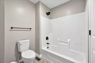 555 Bluestem Dr, Yorkville, IL 60560 - Photo 31