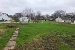 407 N Elm St, Gardner, IL 60424 - Photo 5