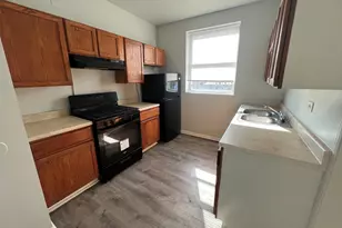 2047 E 68th St, Chicago, IL 60649 - Photo 5