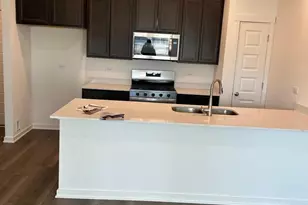 2270 Barbera Dr, Oswego, IL 60543 - Photo 3