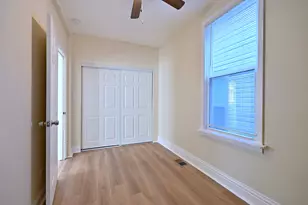 8602 S Muskegon Ave, Chicago, IL 60617 - Photo 7