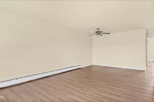 201 Gregory St, Aurora, IL 60504 - Photo 3