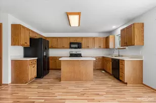 1654 Hilda Dr, Lake Holiday, IL 60548 - Photo 9