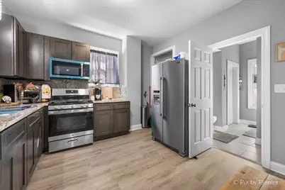 519 W Highland Avenue, Elgin, IL 60123 - Photo 13