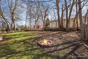 519 W Highland Ave, Elgin, IL 60123 - Photo 7