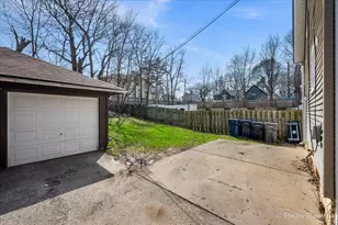 519 W Highland Ave, Elgin, IL 60123 - Photo 5