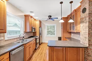 605 N 3rd Ave, Saint Charles, IL 60174 - Photo 17