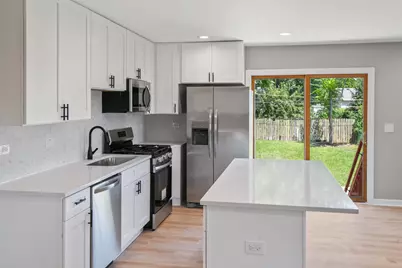 118 Windsor Lane, Glendale Heights, IL 60139 - Photo 3