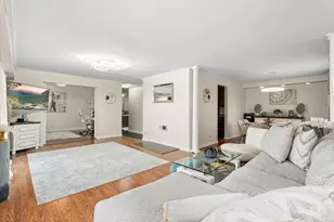 1405 E Central Rd, Arlington Heights, IL 60005 - Photo 7