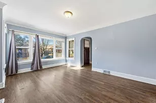 8111 S Manistee Ave, Chicago, IL 60617 - Photo 3