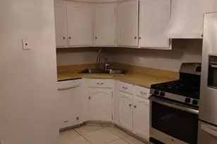 11 Parkside Ct, Vernon Hills, IL 60061 - Photo 3