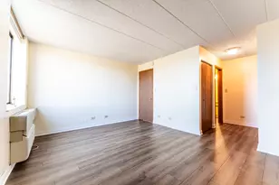 75 Kristin Cir, Schaumburg, IL 60195 - Photo 11