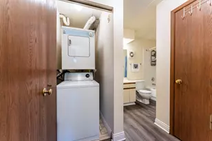 75 Kristin Cir, Schaumburg, IL 60195 - Photo 13