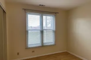 1250 N Streamwood Ln, Vernon Hills, IL 60061 - Photo 17