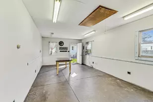 1404 Wilson Ct, Zion, IL 60099 - Photo 21