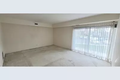 1430 Sandstone Drive #201, Wheeling, IL 60090 - Photo 3