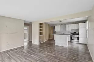 37 John St, Crystal Lake, IL 60014 - Photo 3