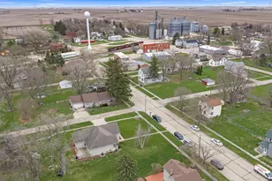 201 W Hardanger Gate, Lee, IL 60530 - Photo 35