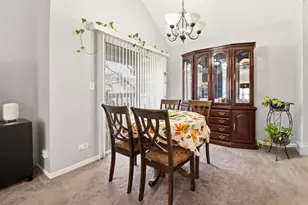 2861 Shelly Ln, Aurora, IL 60504 - Photo 5